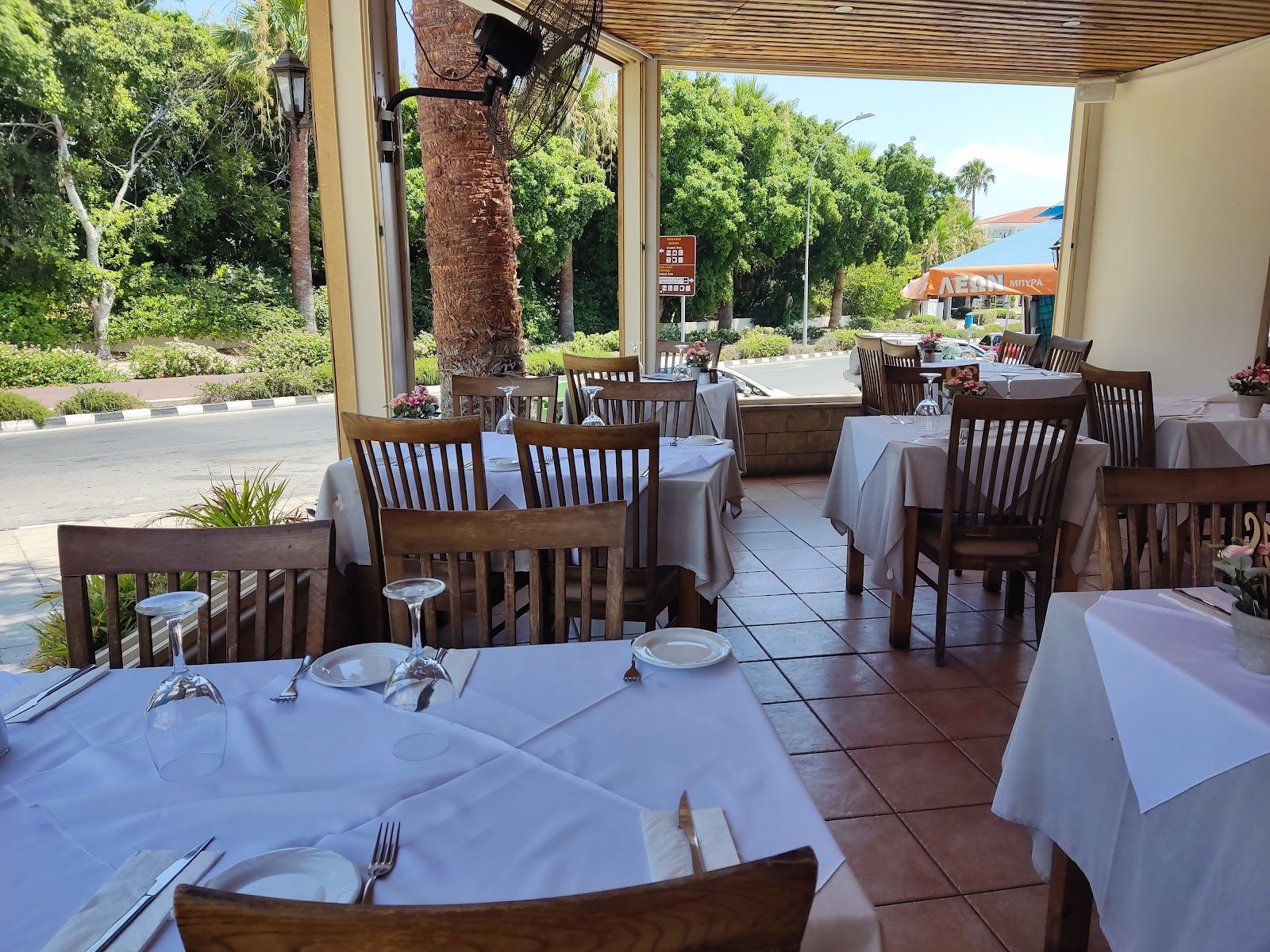 Romeos Tavern