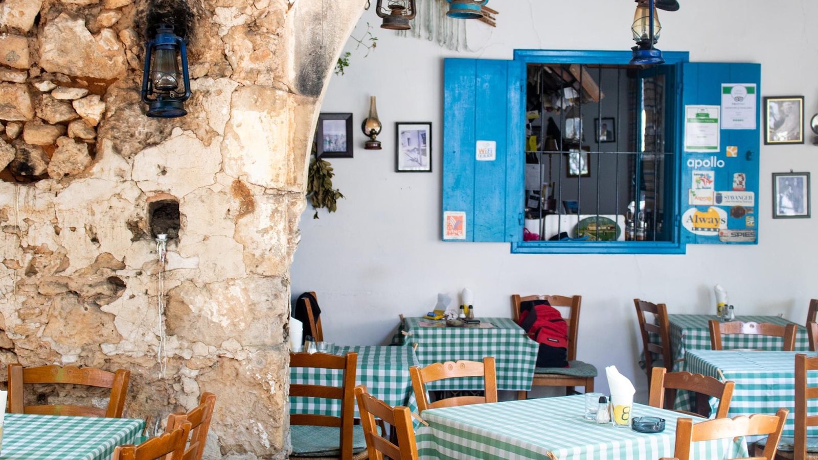 STAMNA TAVERN