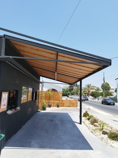 Estratra Yard Cafe Drive Through